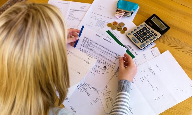 Types of businesses that use debt collection agencies