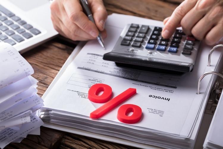 outstanding invoice, outstanding invoices, overdue invoice, invoice unpaid