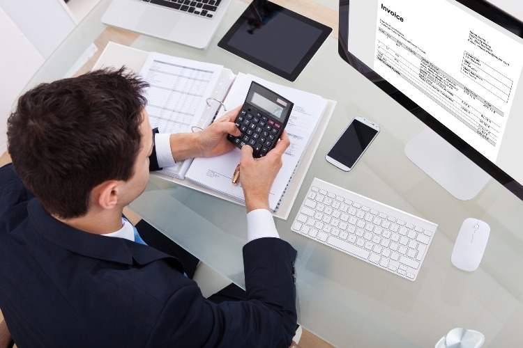 outstanding invoice, outstanding invoices, overdue invoice, invoice unpaid